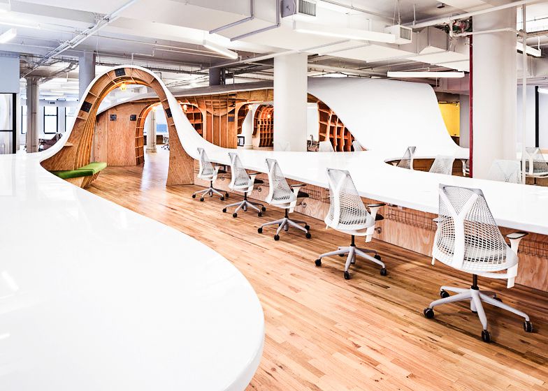 Clive-Wilkinson-Architects-Super-Desk-at-Barbarian-Offices_dezeen_784_1 |  Design Office Consultancy